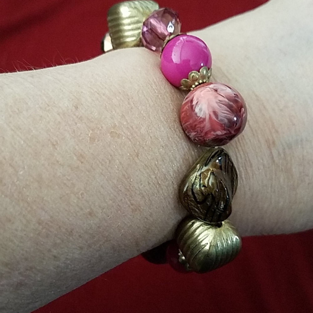 Stretch bead bracelet